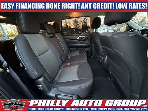 Used 2018 Nissan Pathfinder S AWD/4WD image 16