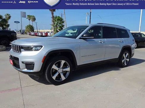 Used 2022 Jeep Grand Cherokee L Limited AWD/4WD image 4