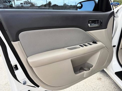 Used 2010 Ford Fusion SE FWD image 22