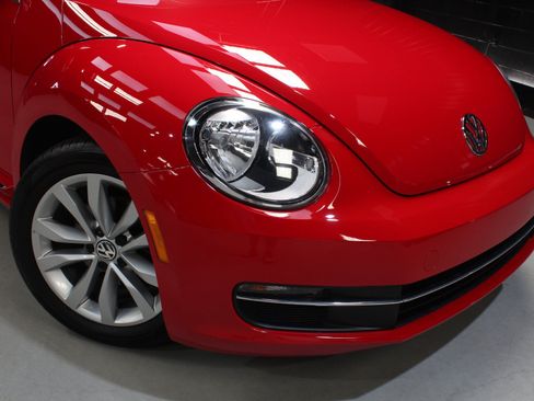Used 2014 Volkswagen Beetle TDI FWD image 12