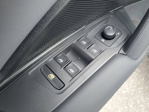 New 2026 Volkswagen Tiguan SE R-Line FWD image 15