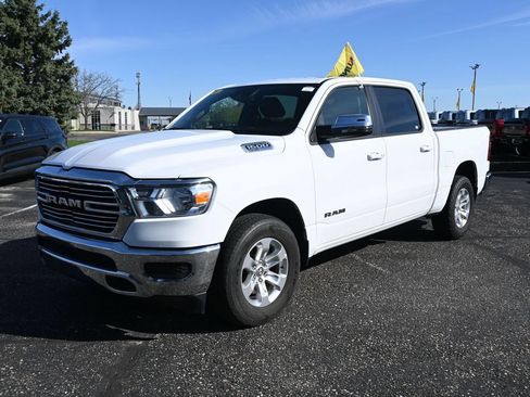 Used 2024 RAM 1500 Laramie AWD/4WD image 4