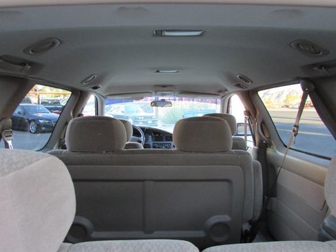 Used 2002 Toyota Sienna CE image 32