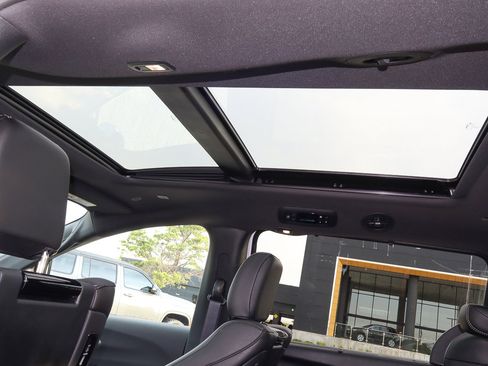 New 2026 Chrysler Pacifica Select image 17