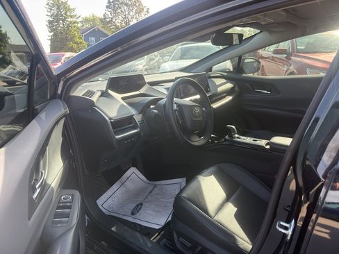 Used 2024 Toyota Prius XLE AWD/4WD image 7
