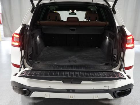 Used 2022 BMW X5 sDrive40i w/ M Sport Package image 34
