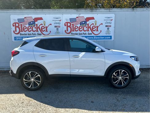 Used 2021 Buick Encore GX Select image 2