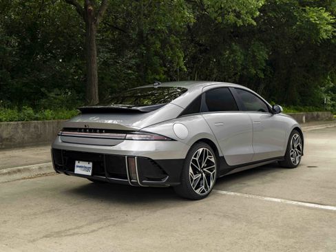 Used 2023 Hyundai Ioniq 6 SEL RWD image 9