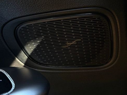 Used 2025 Mercedes-Benz GLC 300 image 15