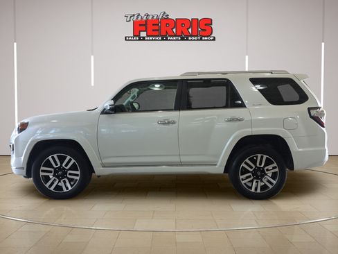 Used 2022 Toyota 4Runner Limited AWD/4WD image 2