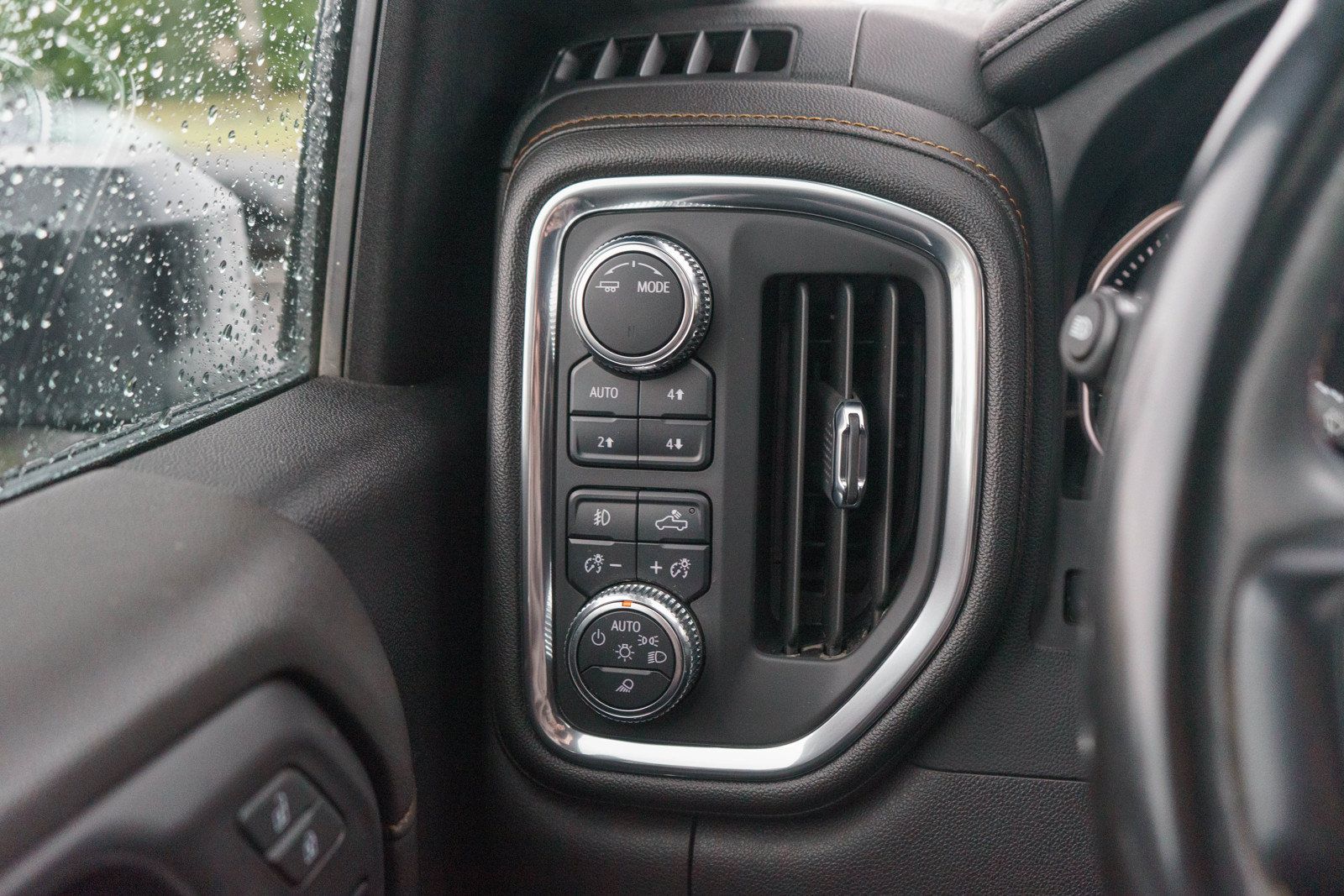 Used 2023 GMC Sierra 2500 AT4 w/ AT4 Preferred Package AWD/4WD image 25
