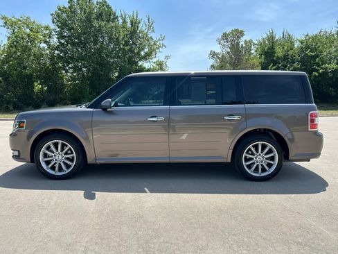 Used 2019 Ford Flex Limited FWD image 9
