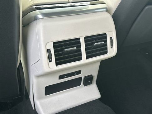 Used 2023 Land Rover Range Rover Velar R-Dynamic S image 29