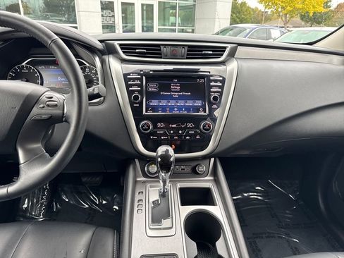 Used 2024 Nissan Murano SV image 17