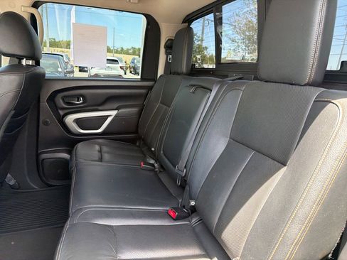 Used 2018 Nissan Titan SL AWD/4WD image 21