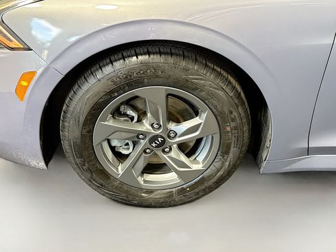 Used 2021 Kia K5 LX FWD image 37