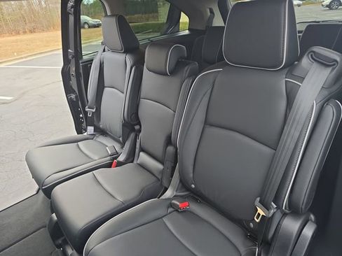 New 2026 Honda Odyssey Touring image 14