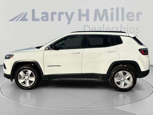 Used 2022 Jeep Compass Latitude AWD/4WD image 2