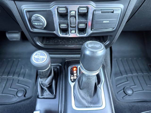 Used 2021 Jeep Wrangler Unlimited Sahara AWD/4WD image 23
