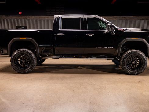 Used 2025 GMC Sierra 3500 Denali w/ Denali Reserve Package image 11