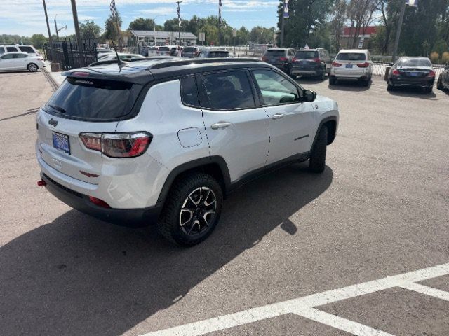 Used 2025 Jeep Compass Trailhawk AWD/4WD image 16