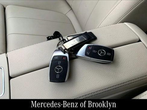 Used 2023 Mercedes-Benz GLB 250 4MATIC image 16
