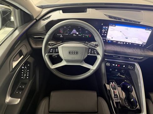 Used 2025 Audi Q5 Premium Plus AWD/4WD image 11