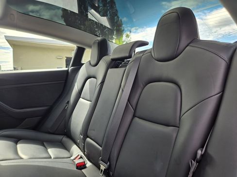 Used 2022 Tesla Model 3 Long Range AWD/4WD image 17