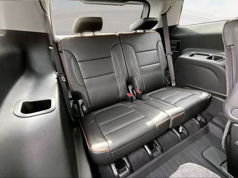 Used 2023 GMC Acadia AT4 w/ Technology Package image 28
