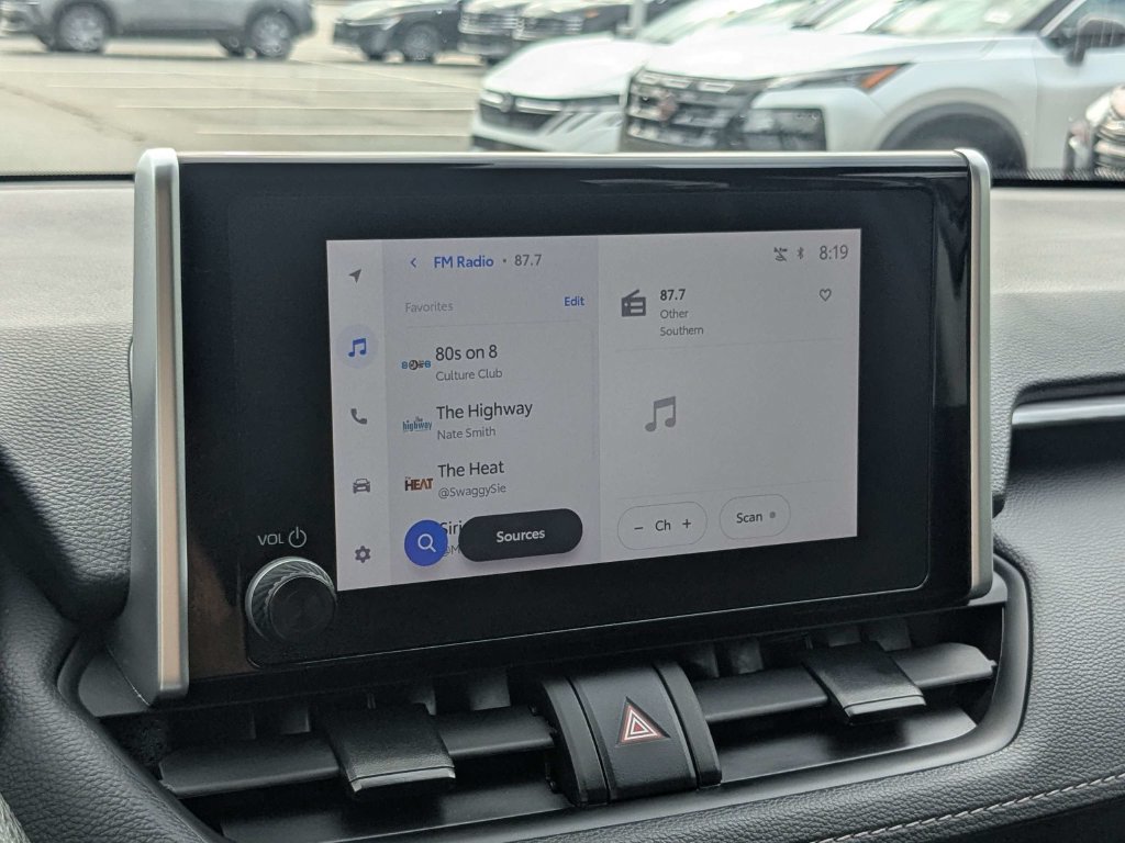 Used 2025 Toyota RAV4 LE AWD/4WD image 25