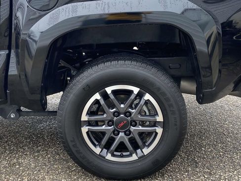 Used 2024 Toyota Tacoma TRD Sport w/ TRD Sport Upgrade Package image 9