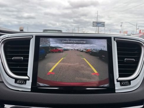 New 2026 Chrysler Voyager LX image 18