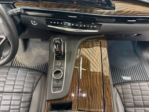 Used 2023 Cadillac Escalade Sport Platinum w/ LPO, ONYX Package AWD/4WD image 22