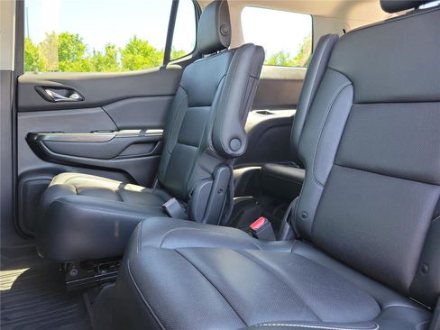 Used 2019 GMC Acadia SLT AWD/4WD image 14