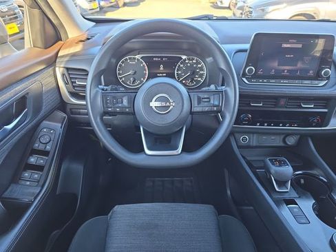 Used 2023 Nissan Rogue SV AWD/4WD image 20