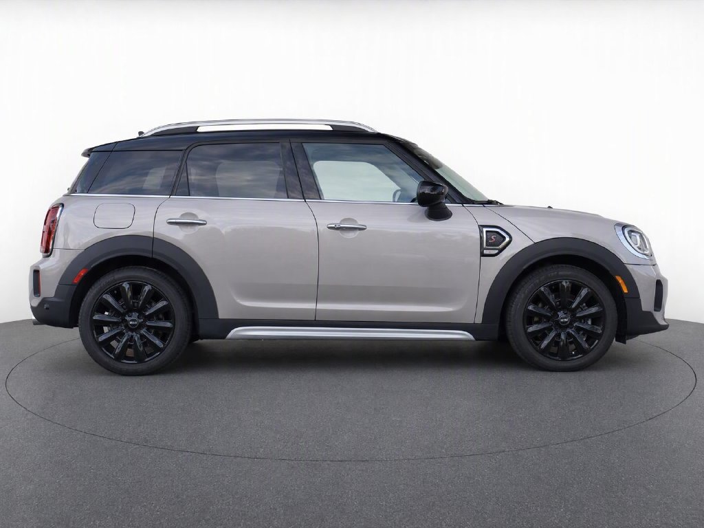 Used 2024 MINI Cooper Countryman S w/ Premium Package FWD image 7