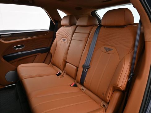 Certified 2024 Bentley Bentayga Azure image 28