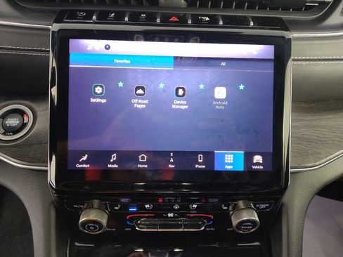 Used 2021 Jeep Grand Cherokee L Overland w/ Luxury Tech Group IV AWD/4WD image 25
