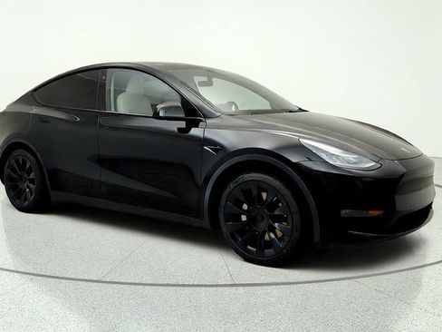 Used 2021 Tesla Model Y Long Range AWD/4WD image 3