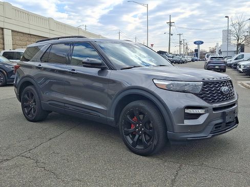 Used 2022 Ford Explorer ST w/ Equipment Group 401A image 3
