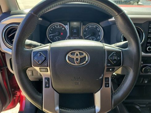 Used 2022 Toyota Tacoma SR5 w/ Technology Package image 18