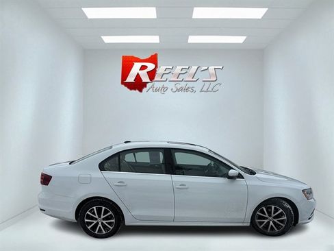 Used 2017 Volkswagen Jetta SE FWD image 19