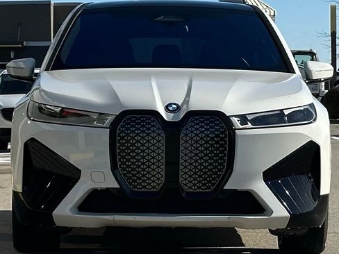 Used 2022 BMW iX xDrive50 w/ Sport Package image 3