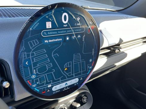 Used 2025 MINI Cooper 2-Door Hardtop image 17