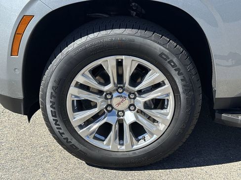 Used 2025 GMC Yukon XL Denali image 31