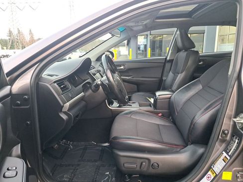 Used 2017 Toyota Camry XSE image 11