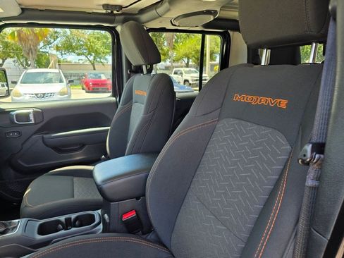 Used 2023 Jeep Gladiator Mojave AWD/4WD image 20
