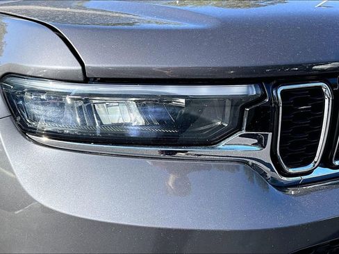 Used 2024 Jeep Grand Cherokee L Limited w/ Luxury Tech Group II image 32