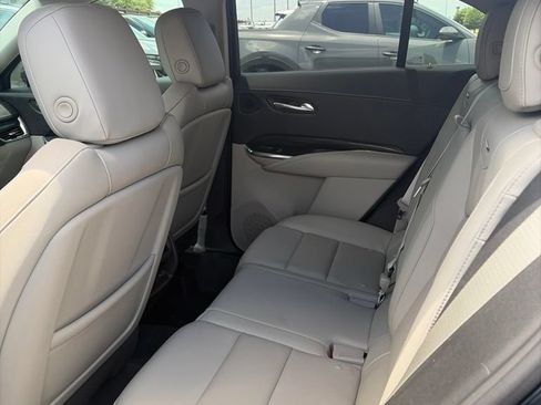 Used 2021 Cadillac XT4 Premium Luxury FWD image 9