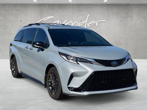 Used 2024 Toyota Sienna XSE image 2